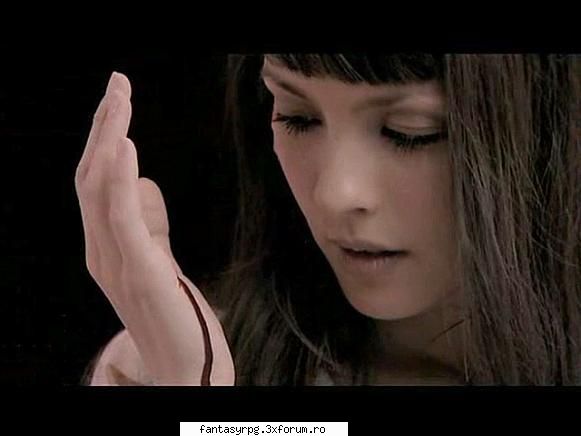 layla 
varsta :25
despre cateodata mai are are inca
poza: :::fisa noastre:::